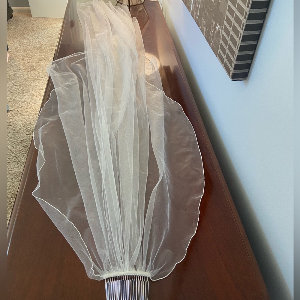 David’s Bridal Ivory Veil